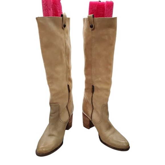Vince Camuto tan Leather Boots Size: 8.5 - Picture 3 of 5